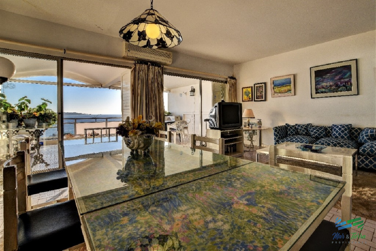 Apartamento ID.2156 - Venta de Apartamento 2 dormitorios en Playa Mansa, Punta del Este.  