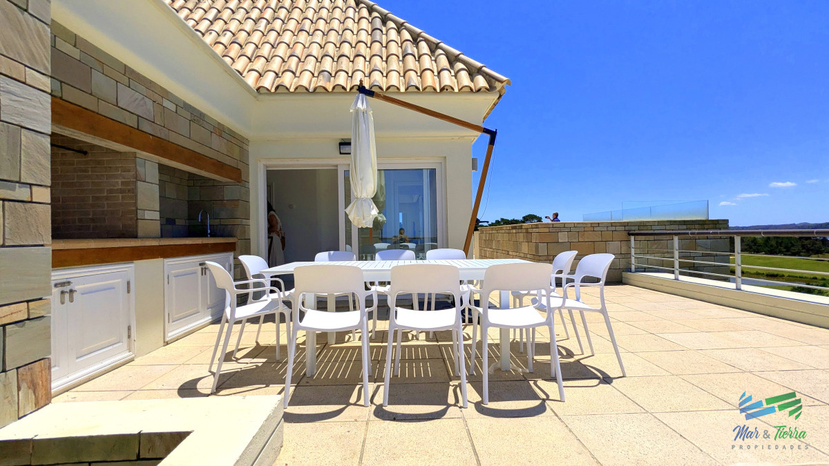Apartamento ID.4211 - Venta de Apartamento 4 DORMITORIOS con vista al mar en VERAMANSA