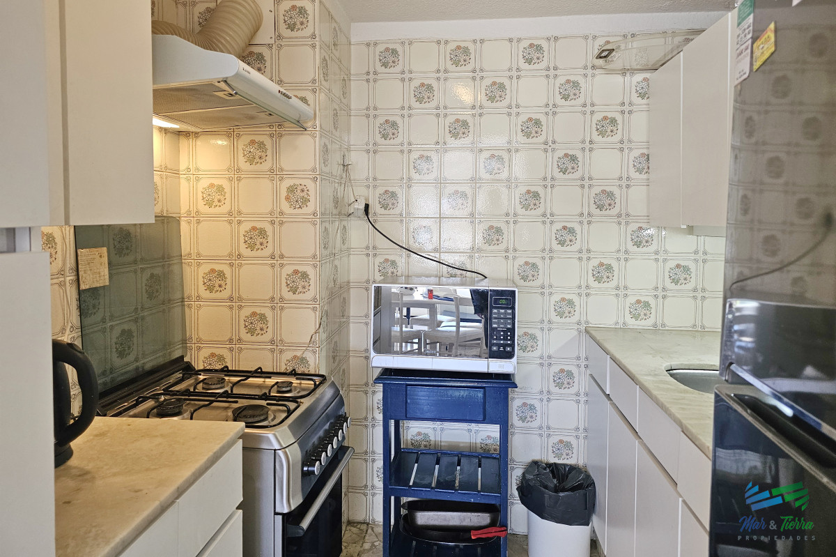 Apartamento ID.142 - Vendo apartamento 2,5 dormitorios en playa mansa, complejo Lincoln Center, Punta del Este.