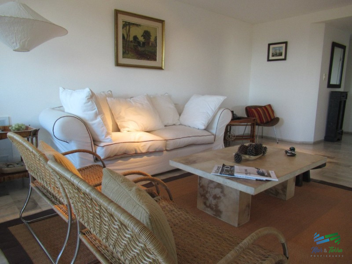 Apartamento ID.1513 - Dpto.reciclado, amplio y luminoso, con vistas de casi 360º.