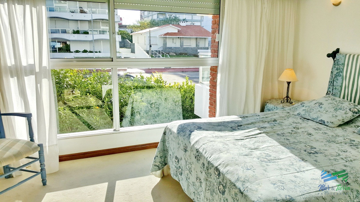 Apartamento ID.1243 - Vendo apartamento 3 dormitorios, frente al mar en Peninsula, Punta del Este