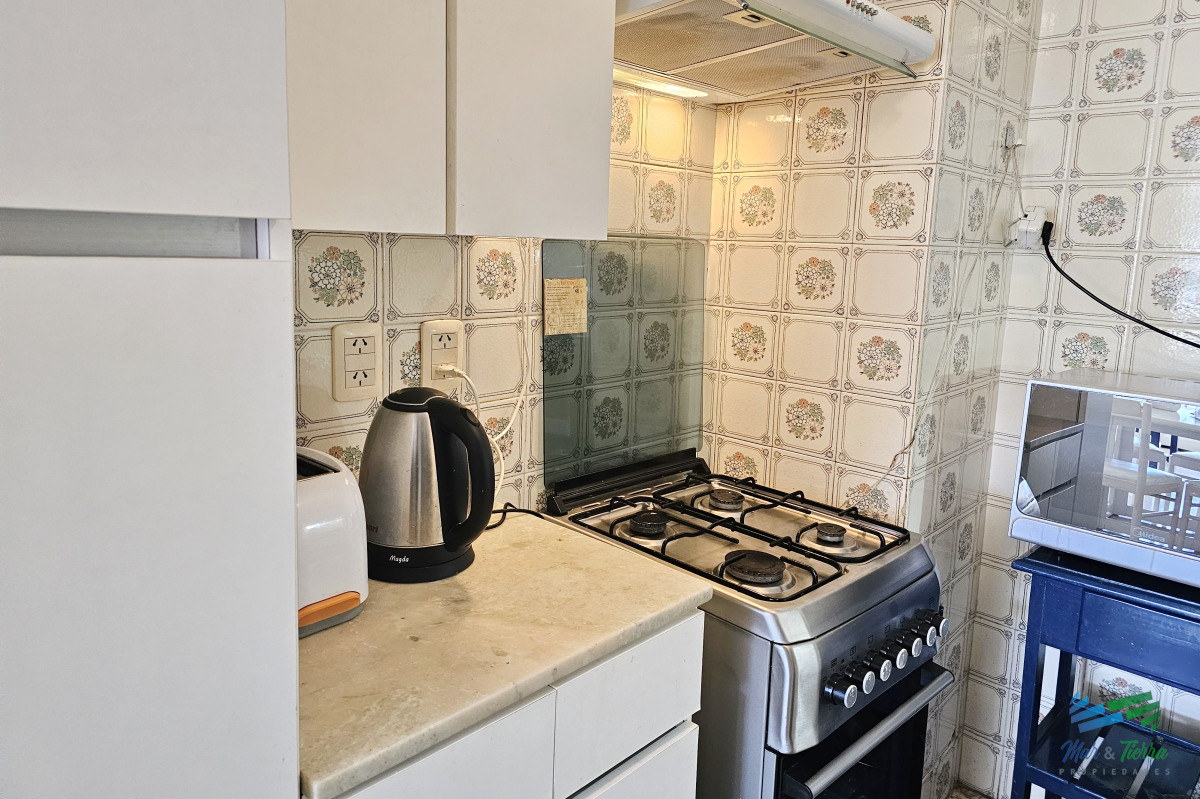 Apartamento ID.142 - Vendo apartamento 2,5 dormitorios en playa mansa, complejo Lincoln Center, Punta del Este.