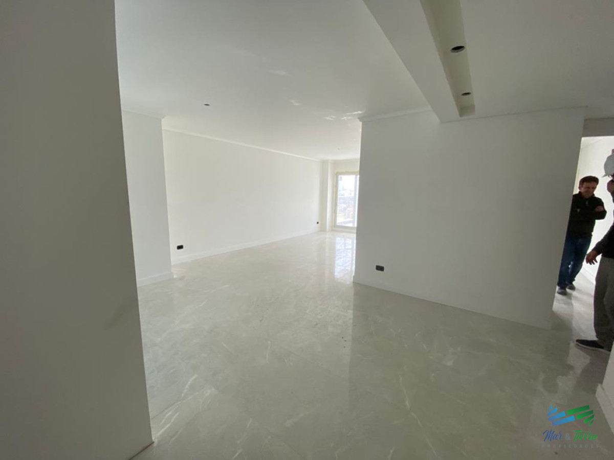 Apartamento ID.3576 - Vendo apartamento a estrenar, 2 dormitorios, excelentes servicios, playa mansa, Punta del Este