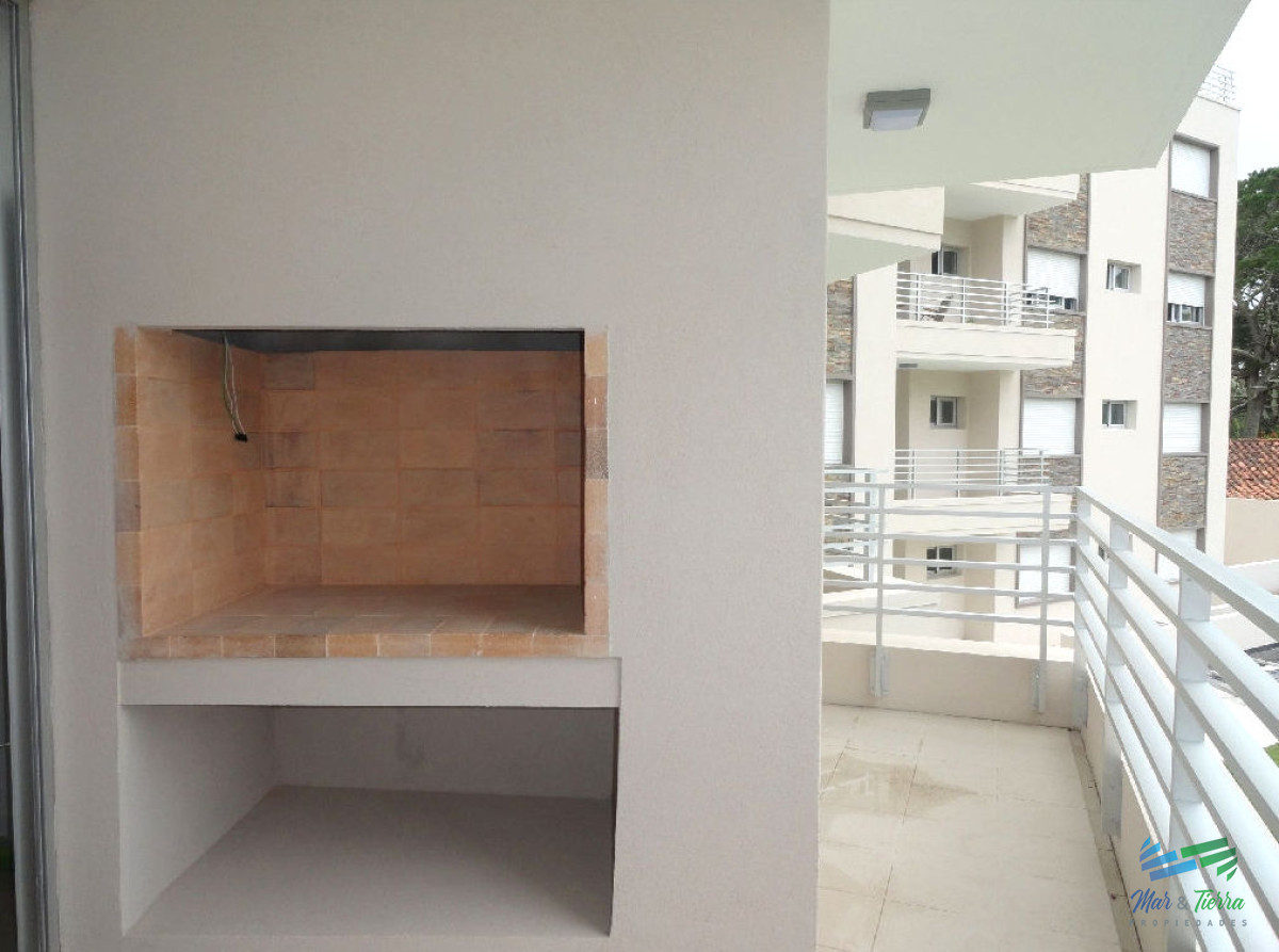 Apartamento ID.168 - Vendo apartamento 2 dormitorios con parrillero propio y piscina, San Rafael, Punta del Este