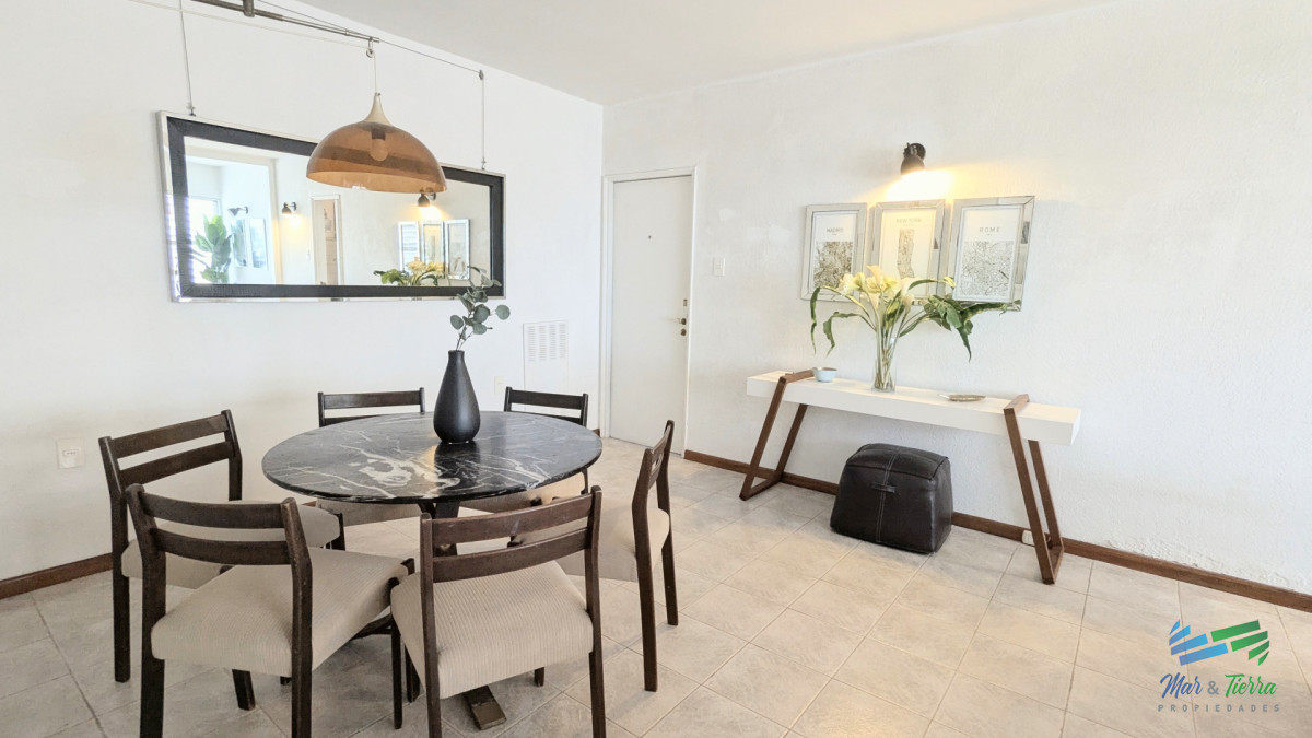 Apartamento ID.5822 - En venta apartamento 2 dormitorios con vista al mar y puerto, Peninsula, Punta del Este