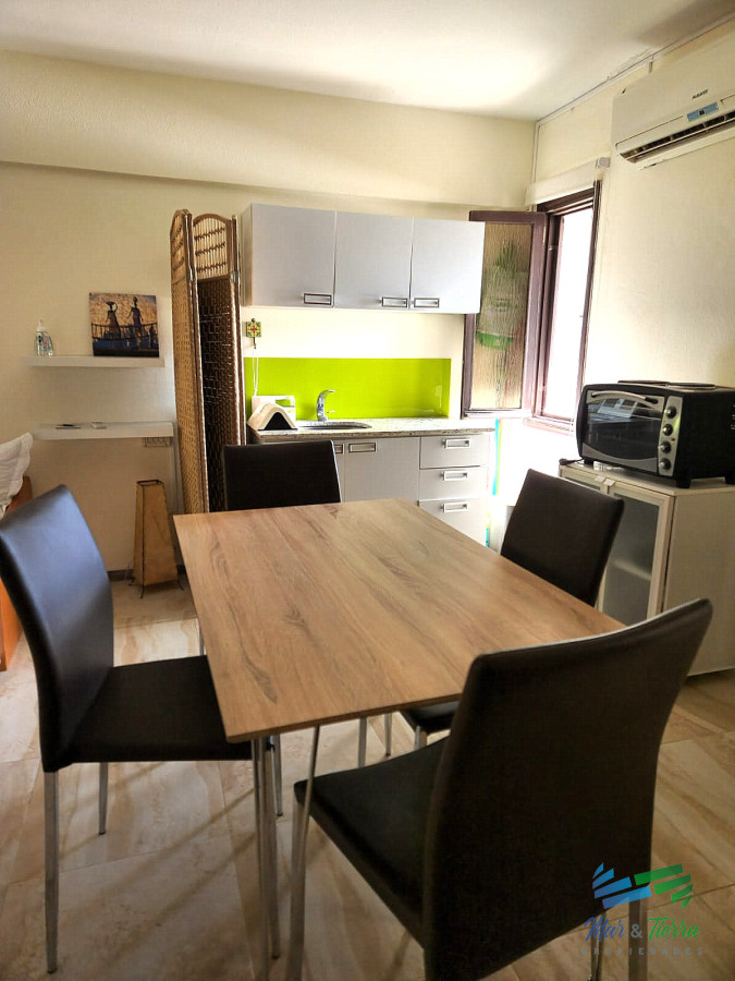 Apartamento ID.4384 - En venta monoambiente o local para uso comercial profesional y vivienda en Maldonado 