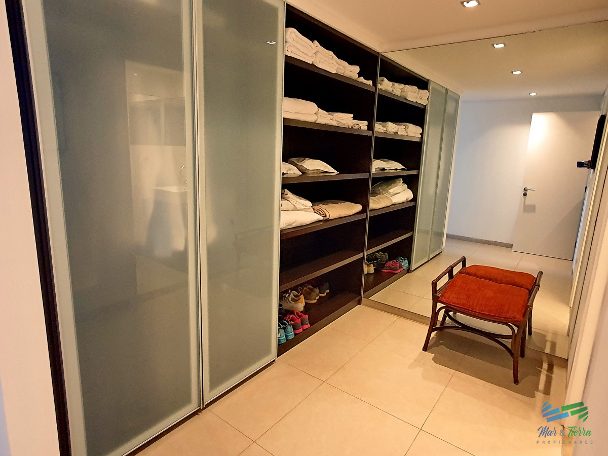 Apartamento ID.3062 - Vendo apartamento de 2 dormitorios y 3 baños. Rincón del Indio, Punta del Este.