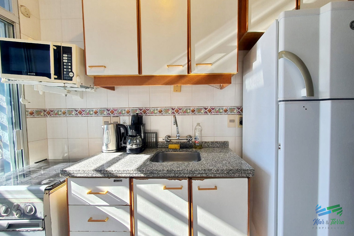 Apartamento ID.1063 - APARTAMENTO FRENTE AL MAR, EN VENTA. CON TERRAZA PRIVADA, EN LA PENÍNSULA, PUNTA DEL ESTE! 