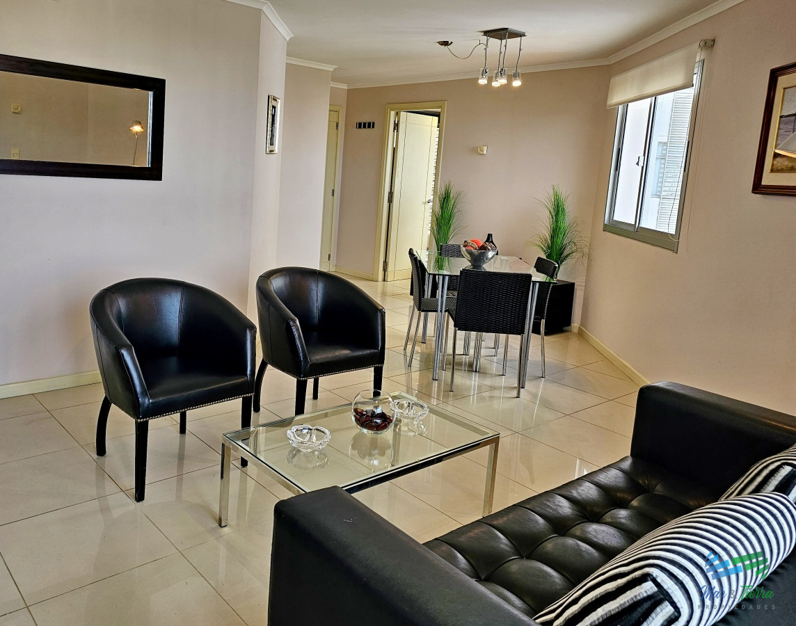 Apartamento ID.4128 - Vendo apartamento en Ocean Drive 2 dormitorios, excelentes servicios, Punta del Este