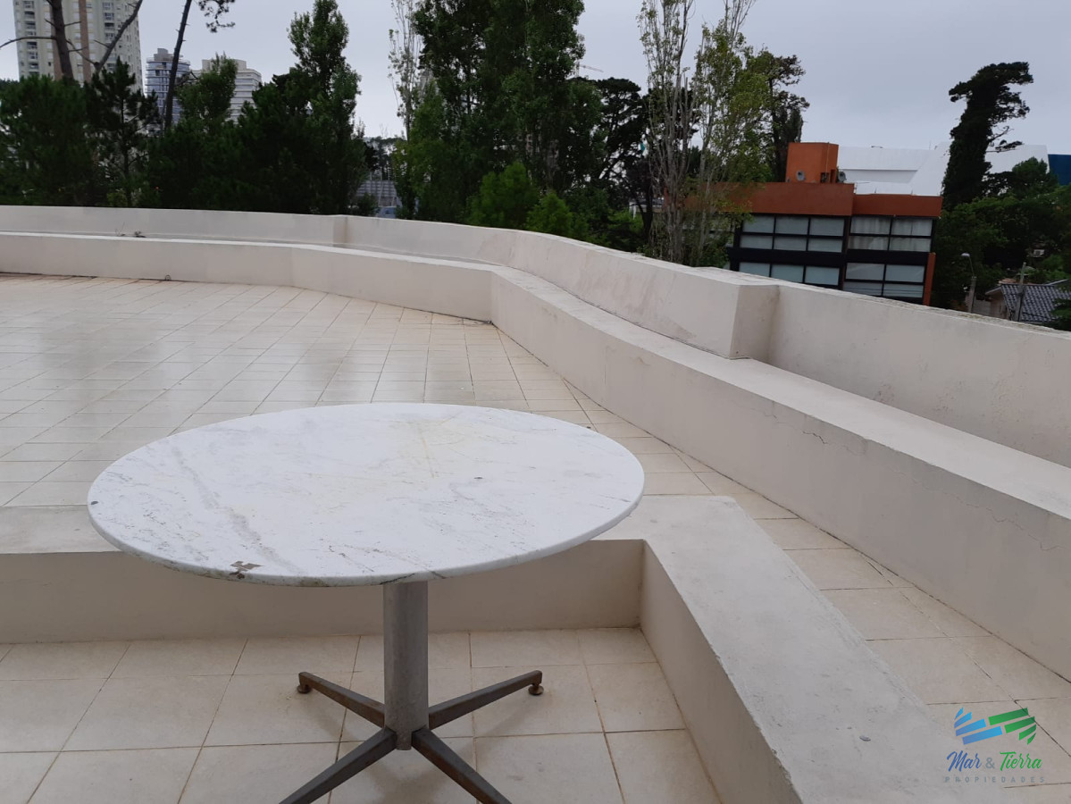 Apartamento ID.2786 - Vendo apartamento 1 dormitorio, edificio con servicios, en Roosevelt, Punta del Este.