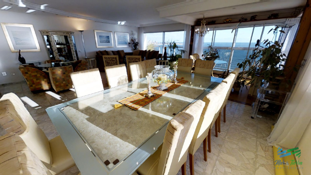 Apartamento ID.2110 - Espectacular planta, reciclada con materiales de primera calidad!!! cuenta 180 m2.