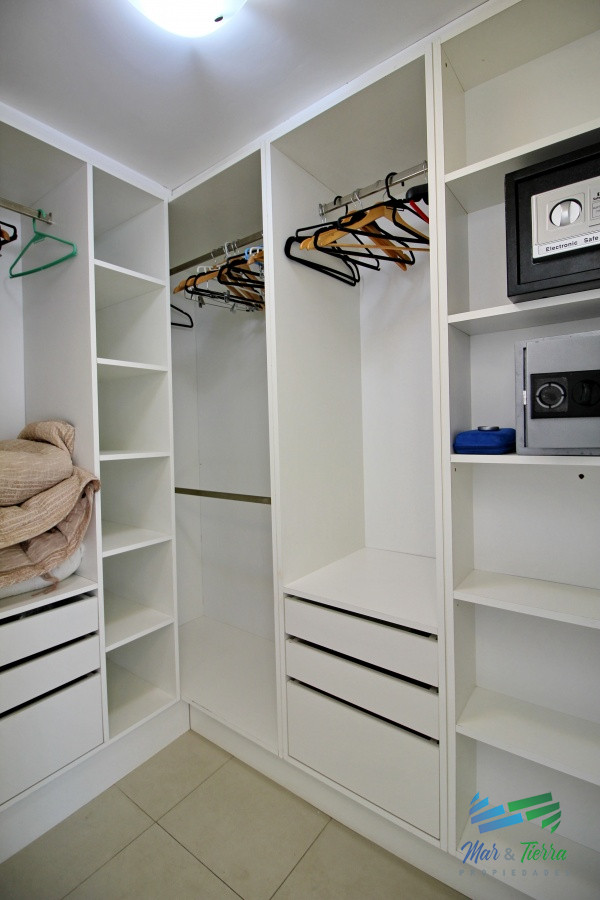 Apartamento ID.6 - En alquiler y venta... oportunidad.. torre de categoría.. a metros del mar!!!