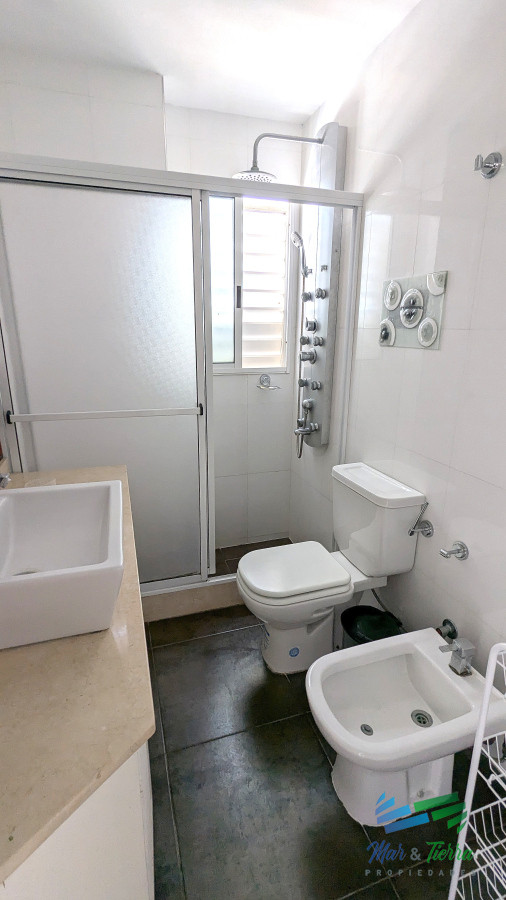Apartamento ID.654 - Vendo apartamento 2 dormitorios reciclado, Peninsula a pasitos del puerto de Punta del Este