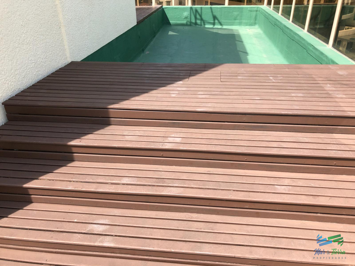 Apartamento ID.2252 - En venta.. excelente oportunidad , edificio con servicios, a pasitos del mar.