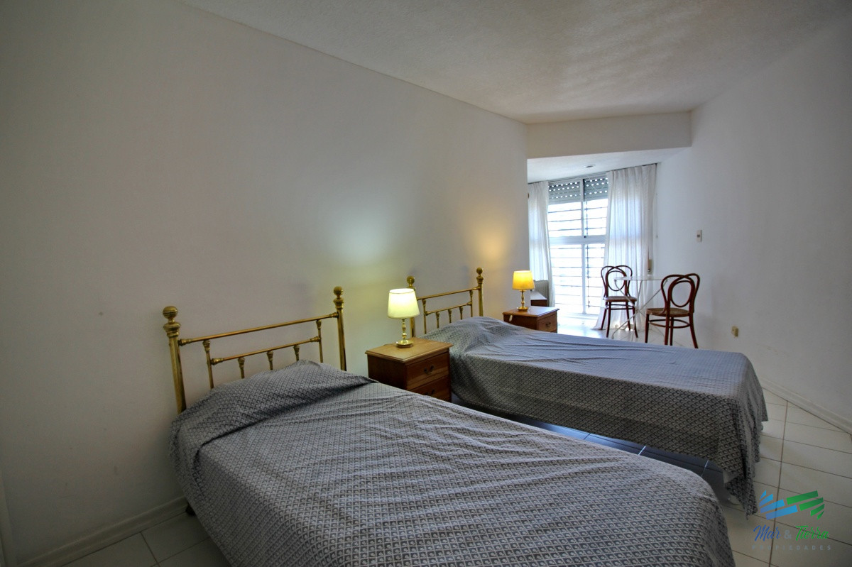 Apartamento ID.2712 - En alquiler, piso alto , primera línea sobre la brava!!!