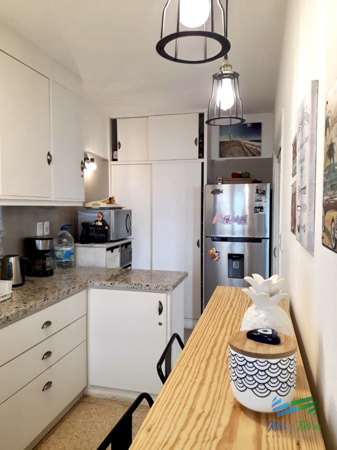 Apartamento ID.1405 - Oportunidad en venta con vista al mar, totalmente reciclado