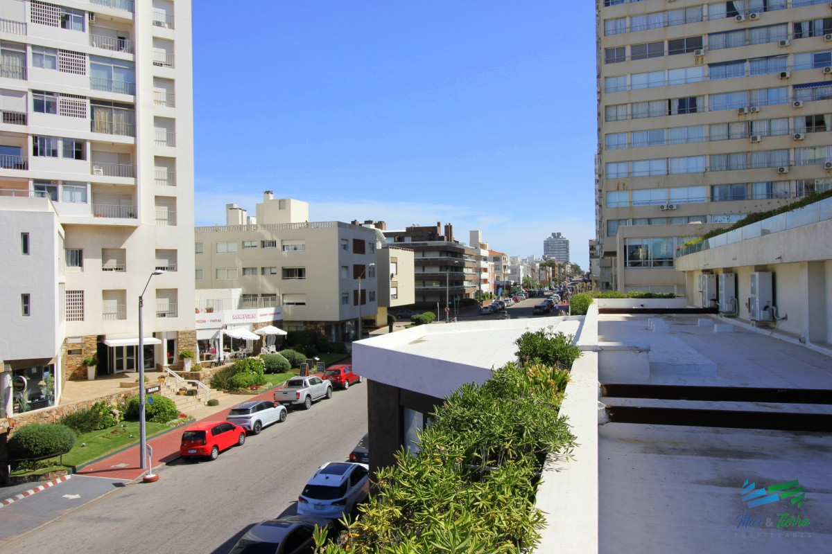 Apartamento ID.4201 - Venta de apartamento en la Península de Punta del este 1 dormitorio 1 baño reciclado