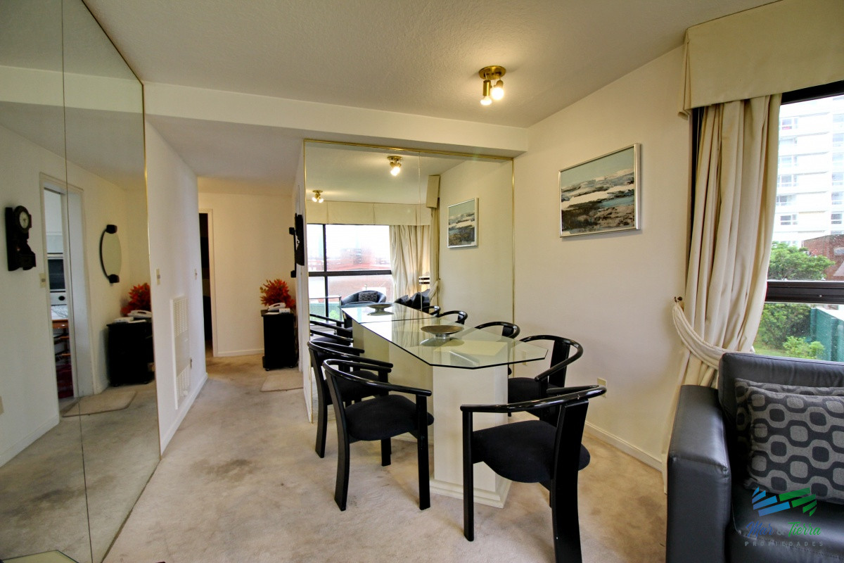 Apartamento ID.663 - Alquilo apartamento 1 dormitorio frente al mar, playa brava, Punta del Este