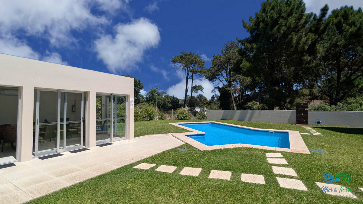 Apartamento ID.1034 - En venta apartamento 2 dormitorios con parrillero propio y piscina en San Rafael, Punta del Este.