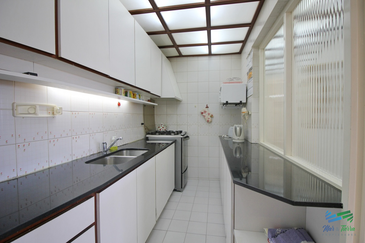 Apartamento ID.2502 - En venta apartamento 3 dormitorios en primera linea sobre Playa Mansa, Punta del Este.