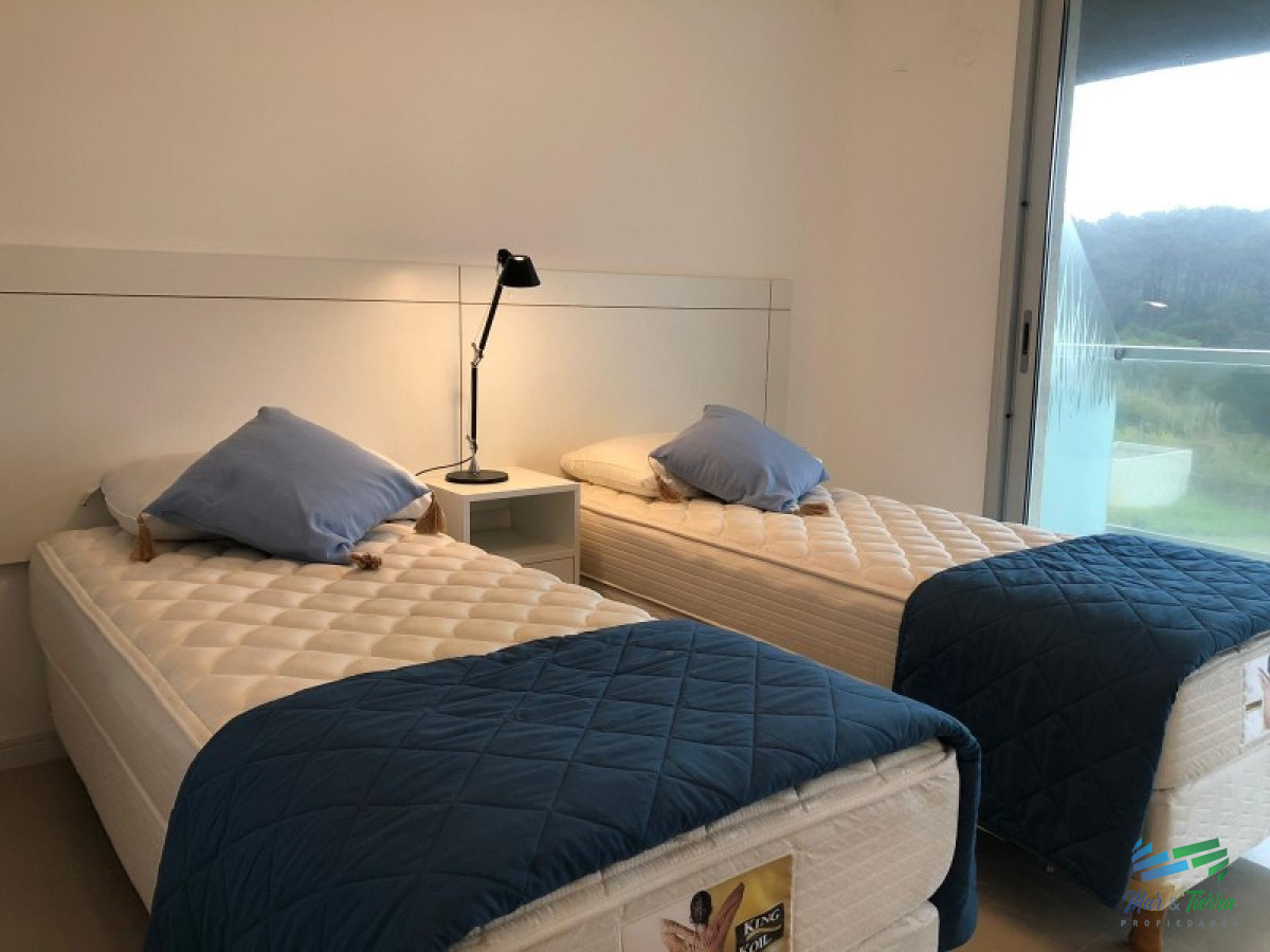 Apartamento ID.2908 - Vendo departamento 3 dormitorios con vista al mar, primera linea, Brava, Rincon del Indio, Punta del Este.