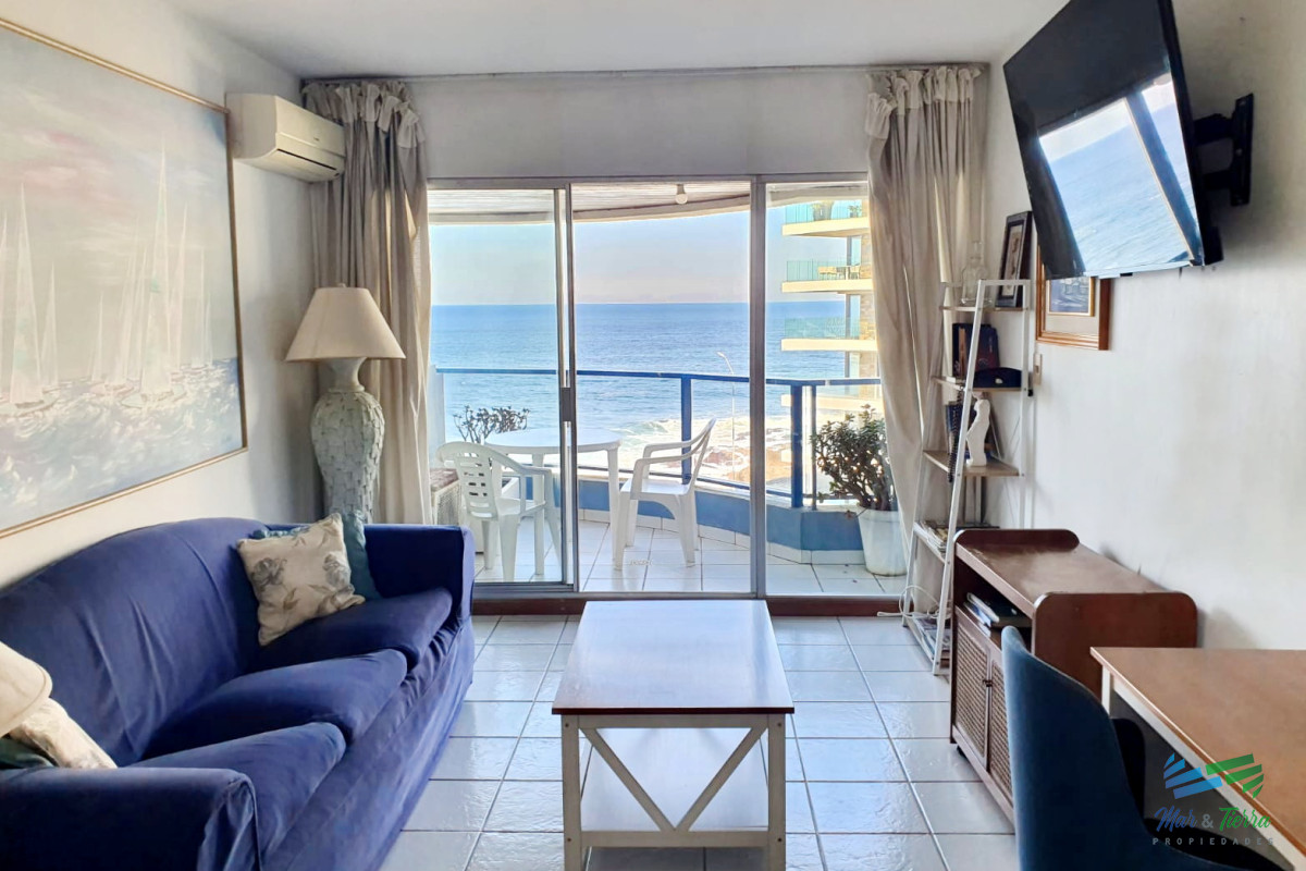 Apartamento ID.1063 - APARTAMENTO FRENTE AL MAR, EN VENTA. CON TERRAZA PRIVADA, EN LA PENÍNSULA, PUNTA DEL ESTE! 