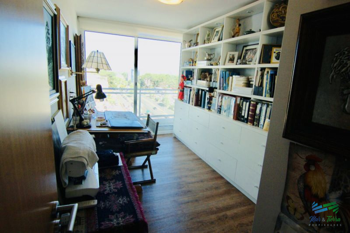 Apartamento ID.2533 - Apartamento 3 dormitorios en venta, Av. Roosevelt, Punta del Este