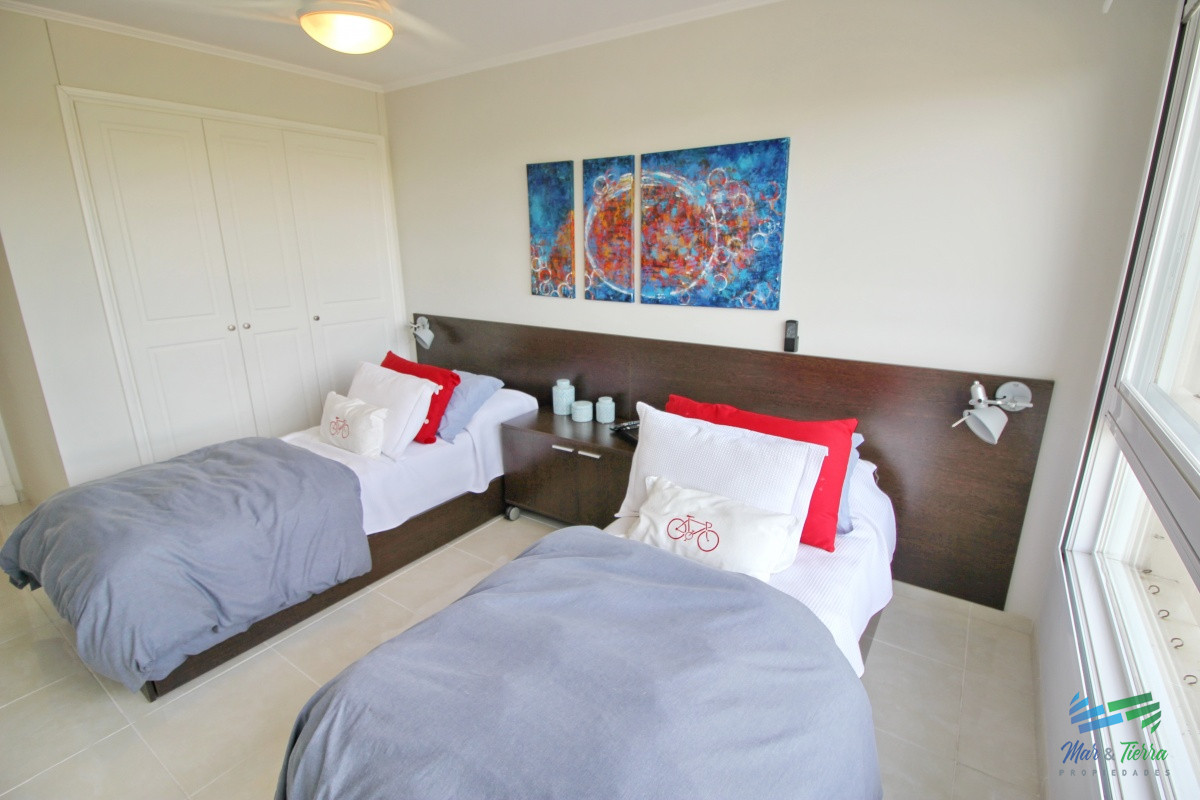 Apartamento ID.2446 - APARTAMENTO EN VENTA DE 3 DORMITORIOS + SERVICIO, PLAYA MANSA, PUNTA DEL ESTE 