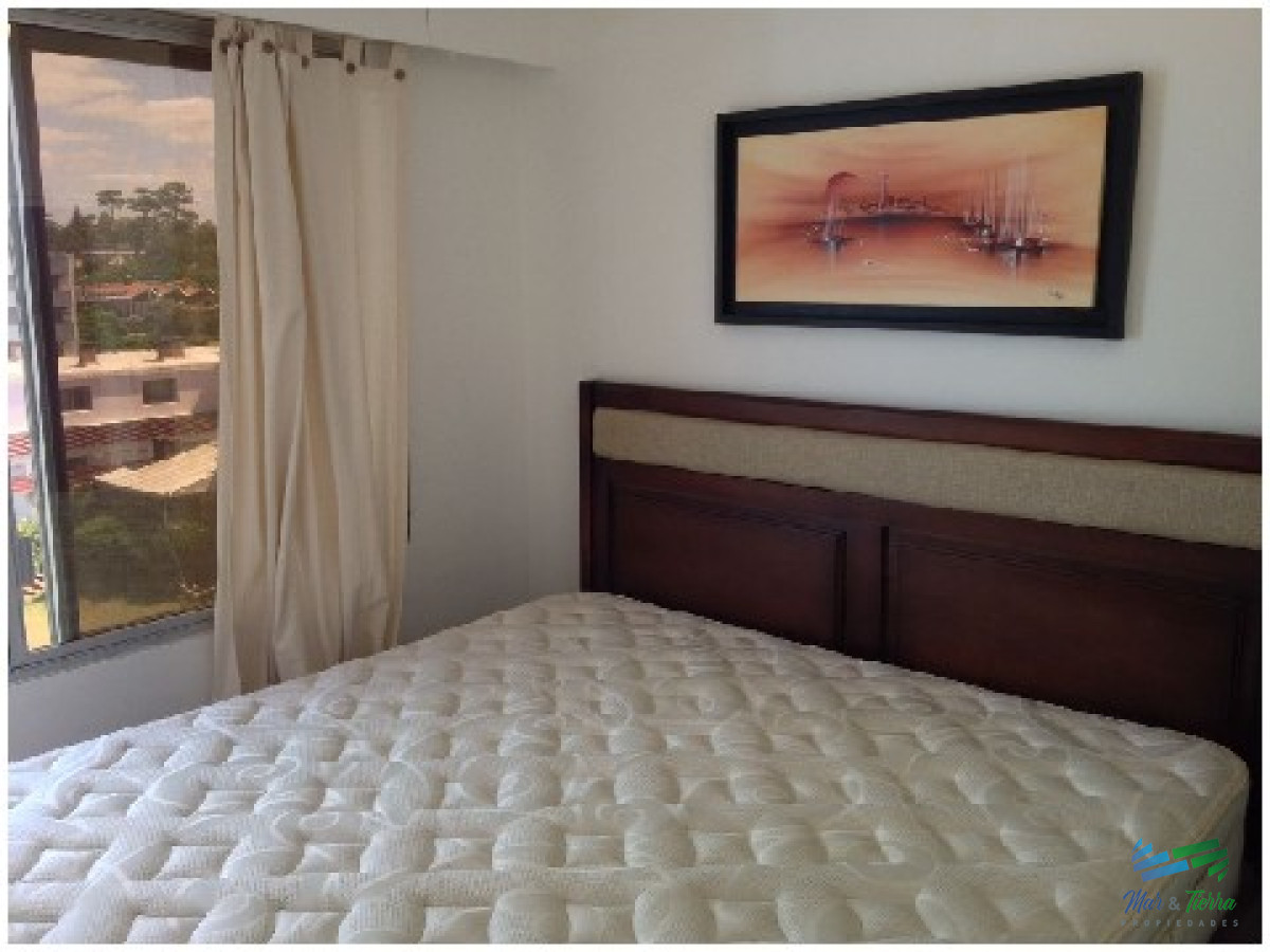 Apartamento ID.981 - En venta!!! primera línea con vista franca al mar, playa mansa.