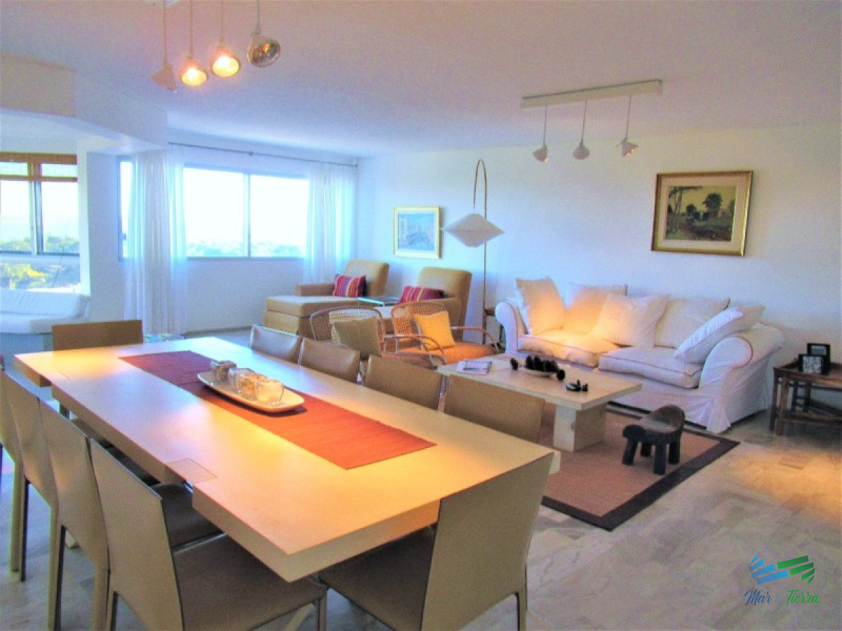 Apartamento ID.1513 - Dpto.reciclado, amplio y luminoso, con vistas de casi 360º.