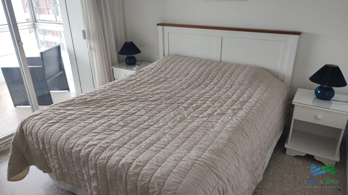 Apartamento ID.1354 - Alquile ya!!! Apartamento en el corazón de la Península, Punta del Este.