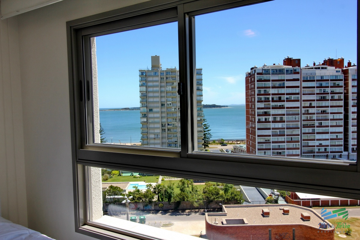 Apartamento ID.2344 - En venta apartamento Imperiale de 3 dormitorios, primera linea frente al mar, Punta del Este