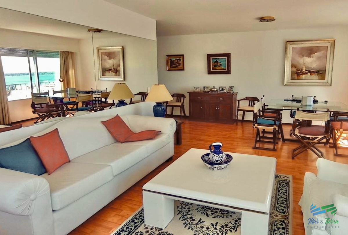 Apartamento ID.4619 - Venta de apartamento 2 dormitorios 2 baños en Peninsula de Punta del Este con impresionante vista