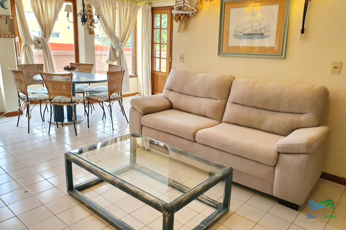 Apartamento ID.749 - Apartamento de 2 dormitorios y 2 baños a 1 cuadra de Gorlero, con gran terraza y parrillero propio.
