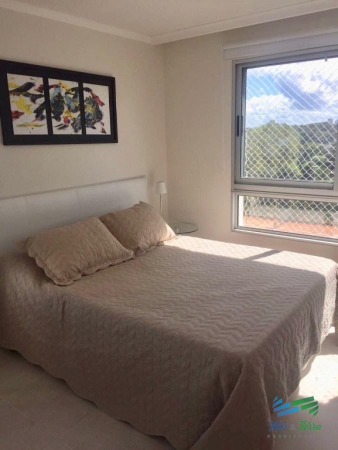Apartamento ID.712 - Vendo apartamento en Punta del Este, a pocas cuadras de la brava con muy buenos servicios.