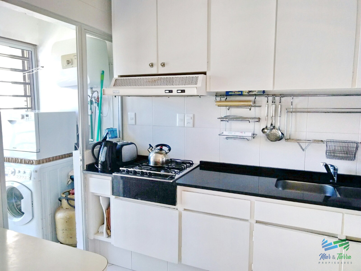 Apartamento ID.2421 - En alquiler.. torre de categoría en primera línea.. playa brava.