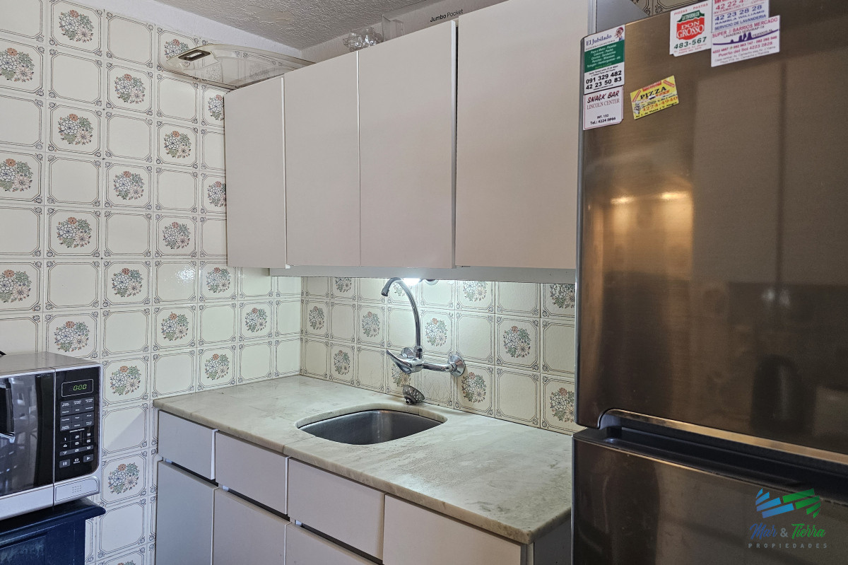 Apartamento ID.142 - Vendo apartamento 2,5 dormitorios en playa mansa, complejo Lincoln Center, Punta del Este.