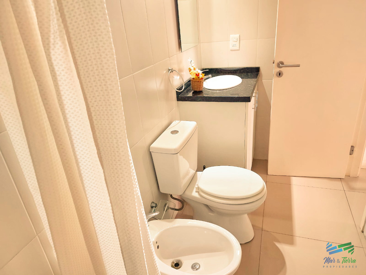 Apartamento ID.4563 - Venta de apartamento un dormitorio y medio en Maldonado, centro.