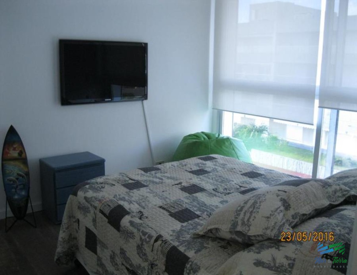 Apartamento ID.2601 - Vendo apartamento 4 dormitorios frente al puerto, con la mejor vista, Peninsula, Punta del Este.
