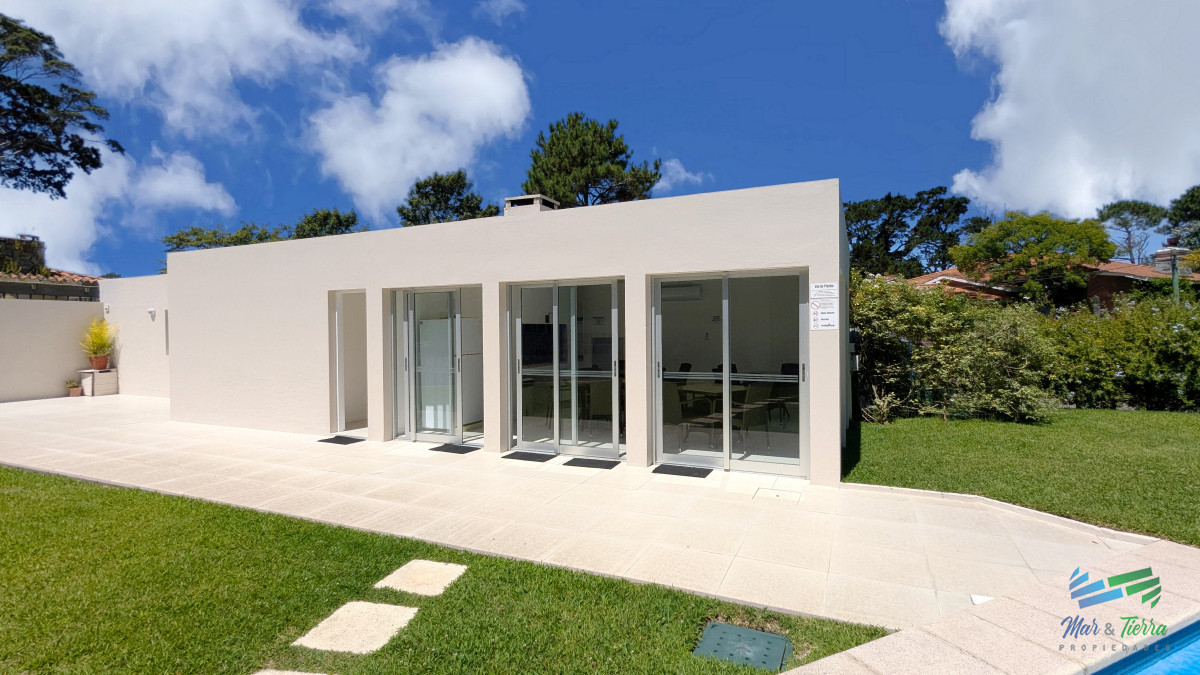 Apartamento ID.1034 - En venta apartamento 2 dormitorios con parrillero propio y piscina en San Rafael, Punta del Este.