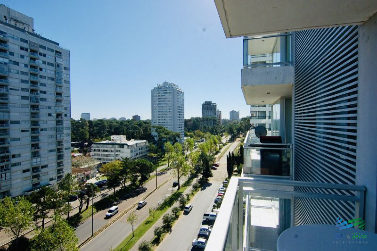 Apartamento ID.2533 - Apartamento 3 dormitorios en venta, Av. Roosevelt, Punta del Este