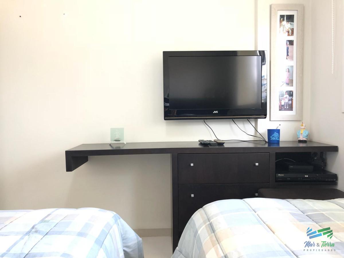 Apartamento ID.2251 - En venta.. excelente oportunidad , edificio con servicios, a pasitos del mar.