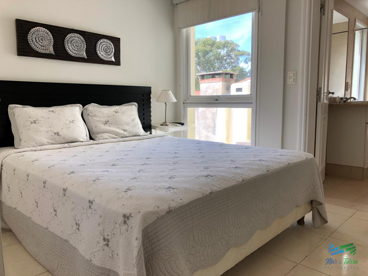 Apartamento ID.2252 - En venta.. excelente oportunidad , edificio con servicios, a pasitos del mar.