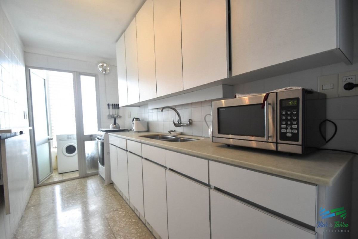 Apartamento ID.2457 - Apartamento de 3 dormitorios con vista al mar ,Punta del Este