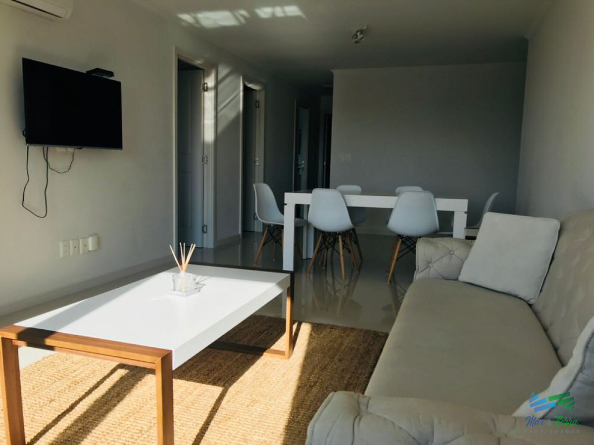 Apartamento ID.2486 - Apartamento de 3 dormitorios en Venta. Ave. Roosevelt, Punta Del Este