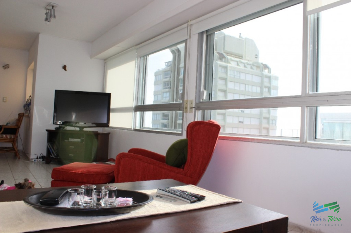 Apartamento ID.2302 - EN VENTA.. PISO ALTO CON VISTA AL PUERTO Y LA BRAVA !! MUY LUMINOSO
