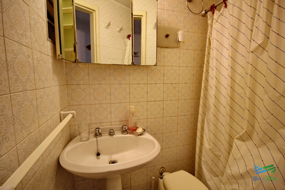 Apartamento ID.775 - Alquilo apartamento 2 dormitorios con parrillero propio en Península, Punta del Este