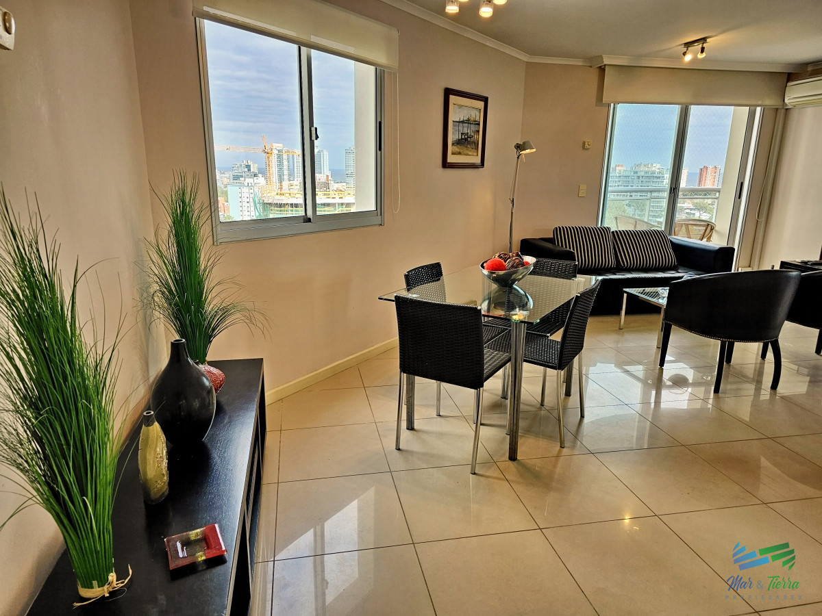 Apartamento ID.4128 - Vendo apartamento en Ocean Drive 2 dormitorios, excelentes servicios, Punta del Este