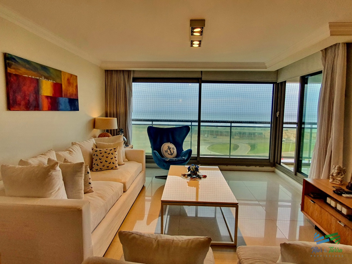 Apartamento ID.3928 - Vendo apartamento 3 dormitorios en Torre Imperiale, primera linea brava, vista al mar, excelentes amenities, Punta del Este.