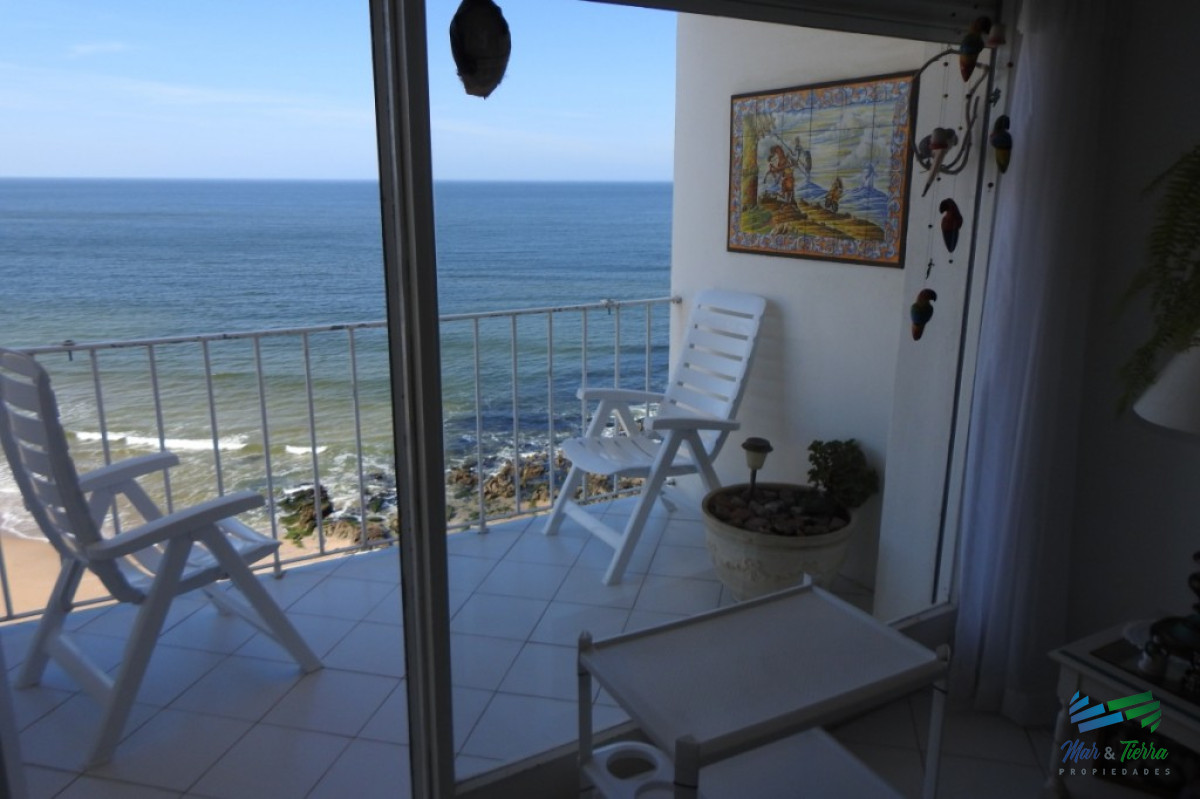 Apartamento ID.2201 - Oportunidad en venta Apartamento en piso alto, con vista franca al mar!!!, 